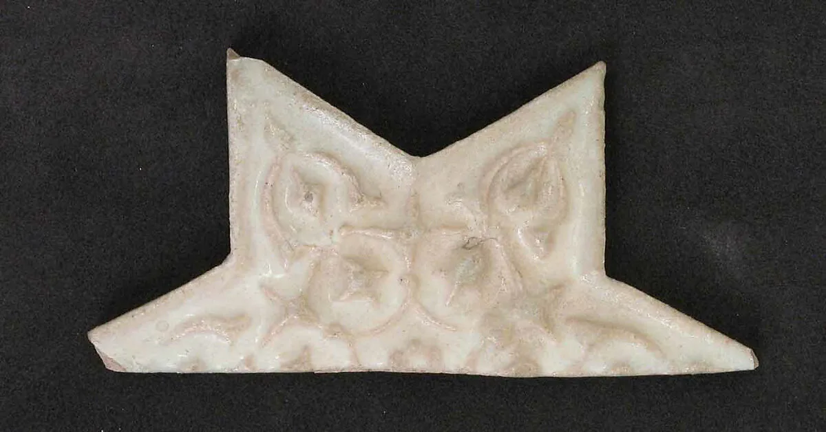 Star-Shaped Tile Fragment — Unknown