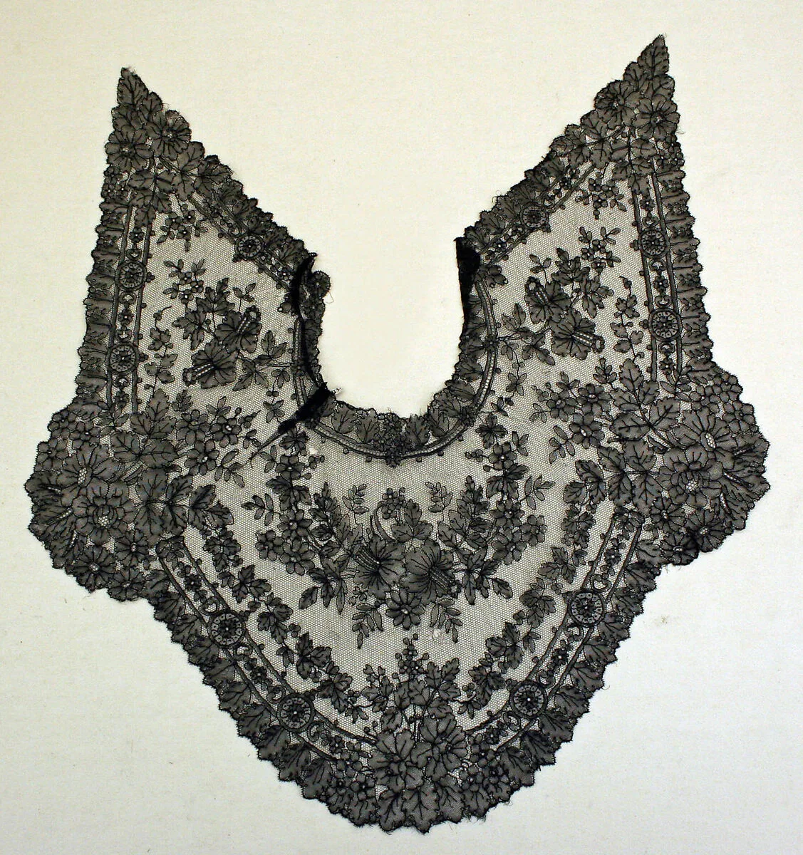 Collar — Unknown