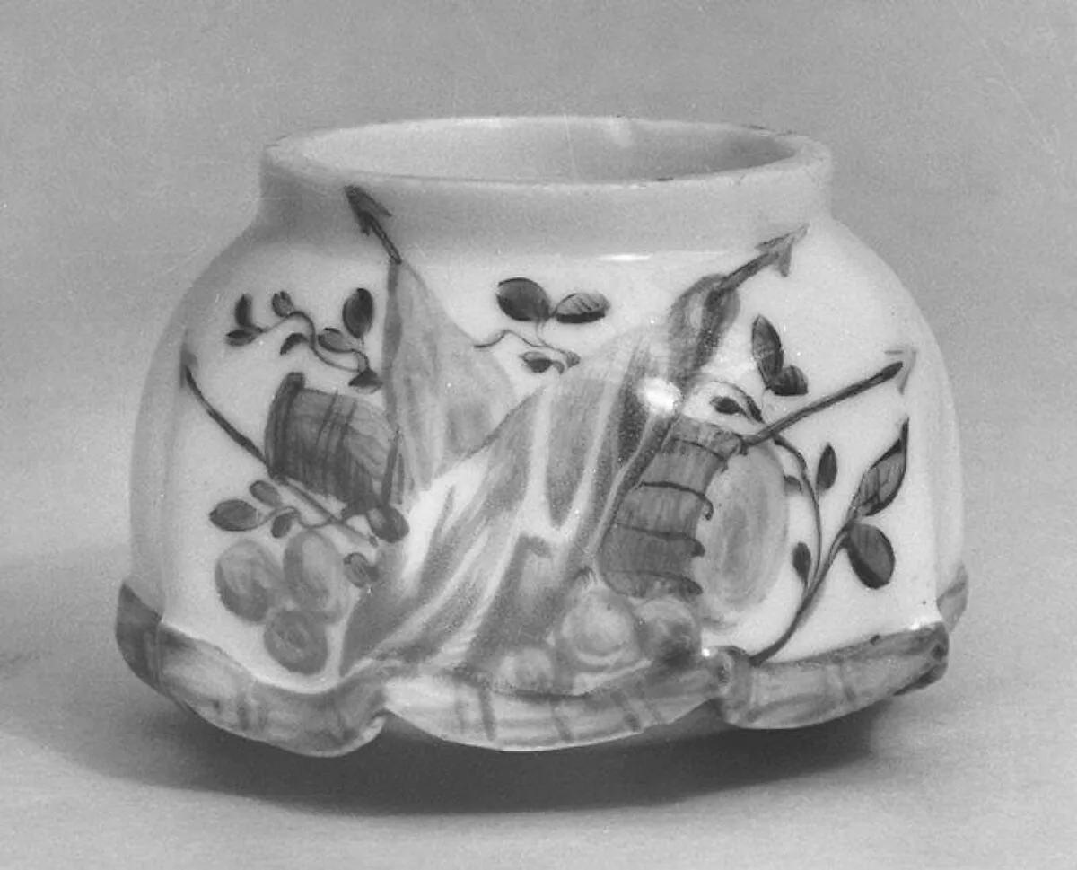 Snuffbox (?) (one of a pair) — Mennecy