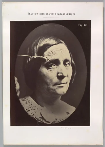 Figure 26: Expression of painful attention and attention, attentive gaze.