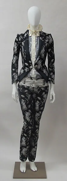 Suit — House of Balenciaga|Nicolas Ghesquière