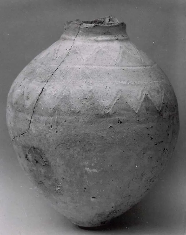 Jar with geometric decoration — Unknown