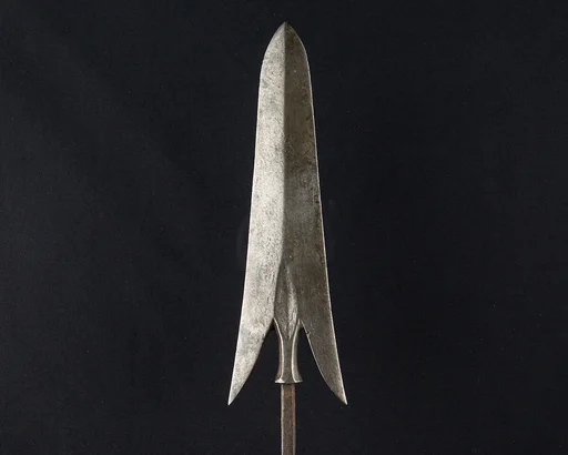 Arrowhead (<i>Yanone</i>)