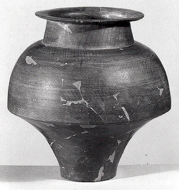 Carinated vase — Unknown