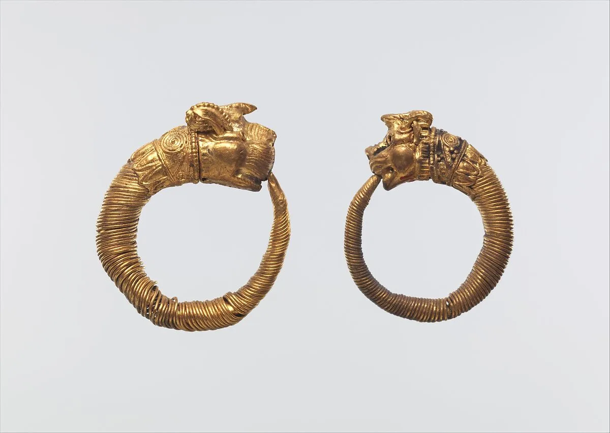Earring with lion-griffin head terminal — Unknown