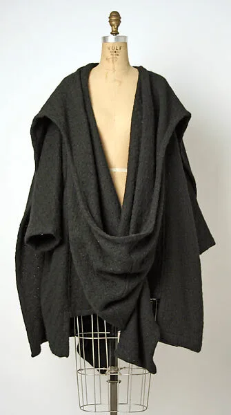 Cape — Rei Kawakubo|Comme des Garçons