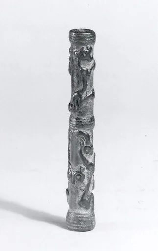 Zoomorphic tube