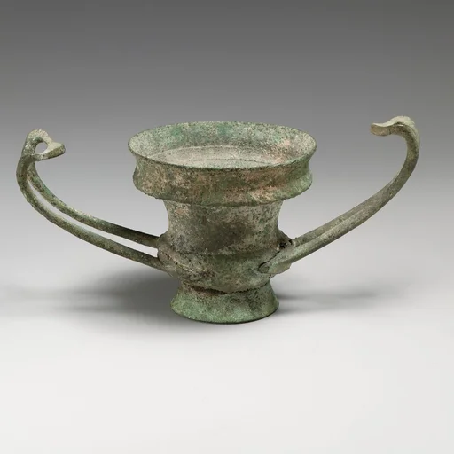 Bronze kylix (drinking cup)
