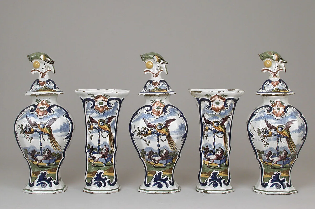 Pair of vases with covers (part of a garniture) — De Porceleyne Claeuw