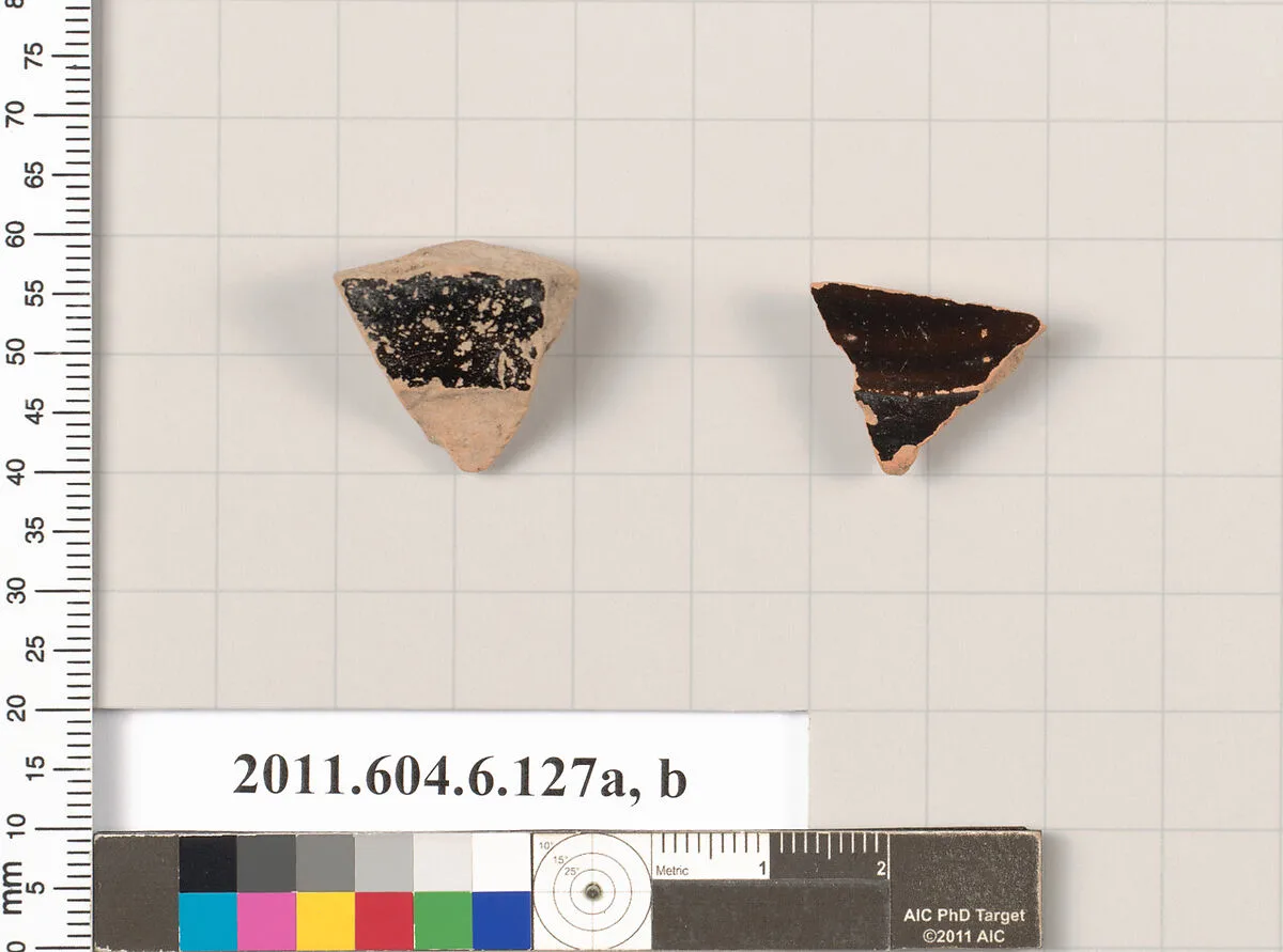 Terracotta fragments of closed shapes — Unknown