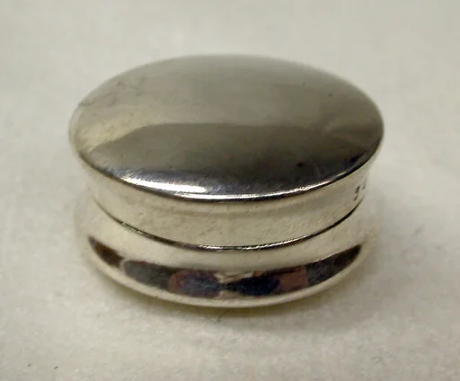 Rouge pot