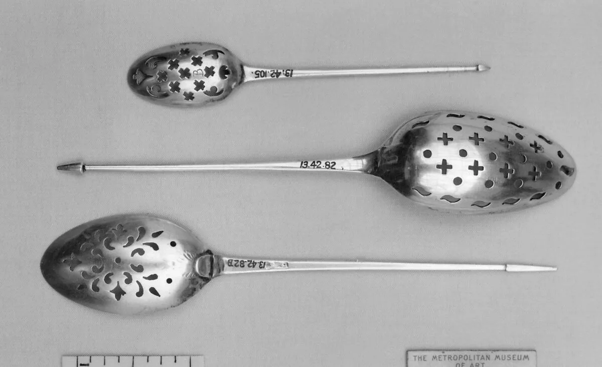 Strainer spoon — Unknown