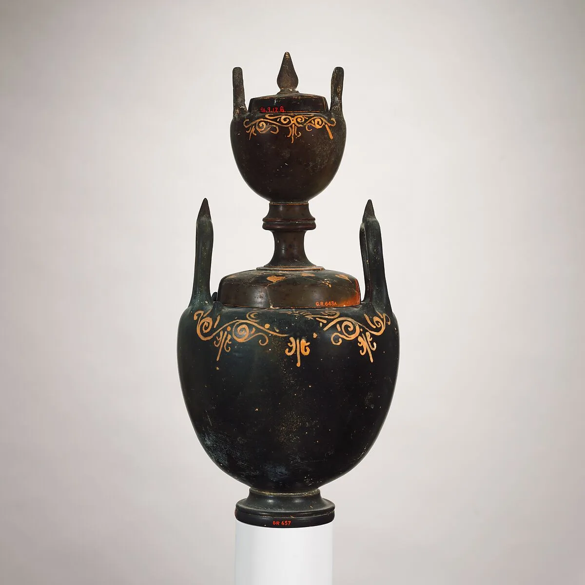 Lebes gamikos (jar associated with weddings) — Xenon Group