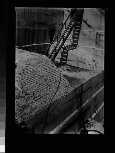 [Quarry Landing with Ladder]