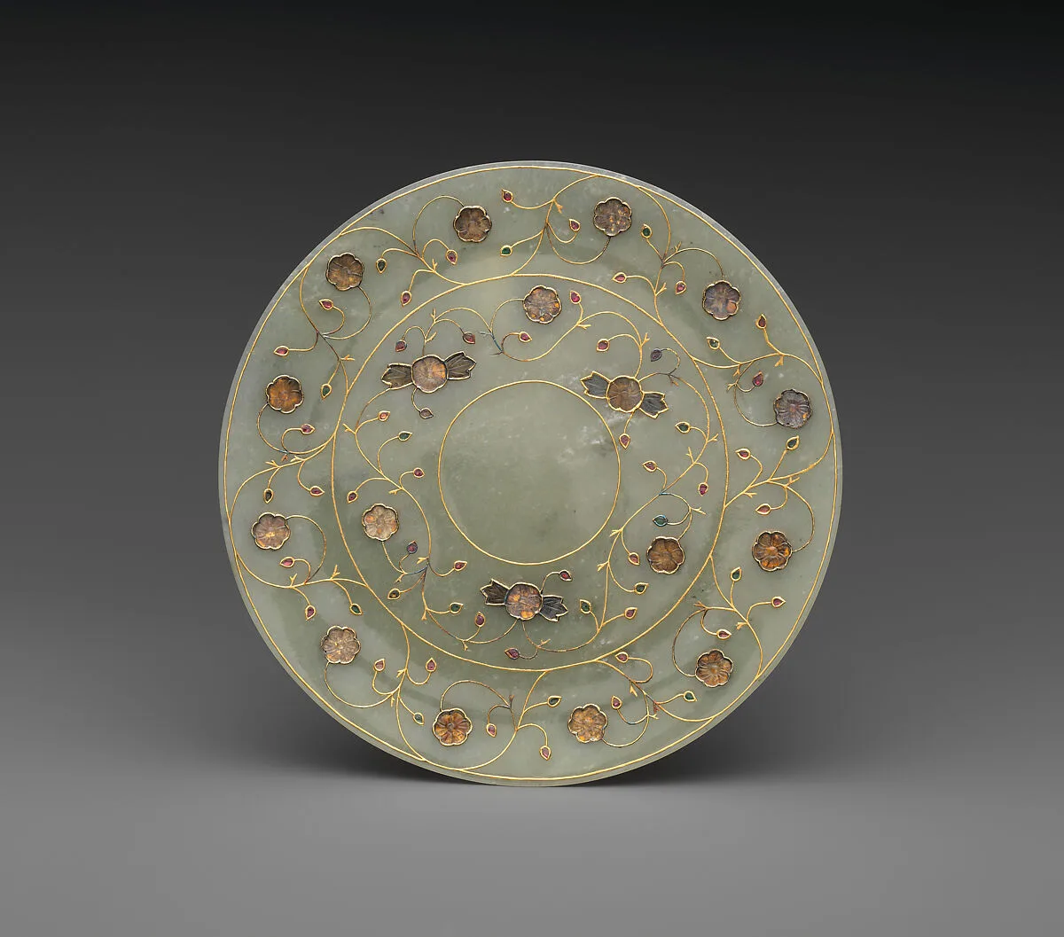 莫臥兒王朝 白玉嵌寶纏枝花紋盤|Jewelled plate — Unknown