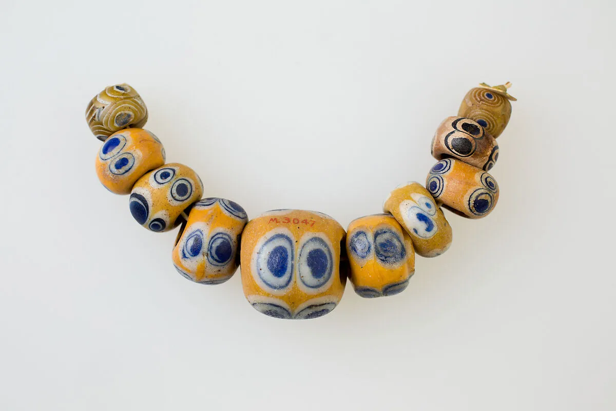 String of 10 Eye Beads — Unknown