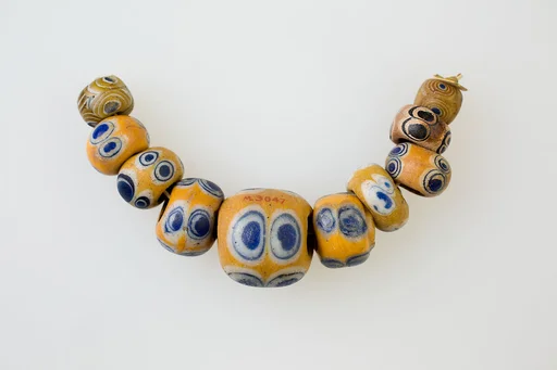 String of 10 Eye Beads