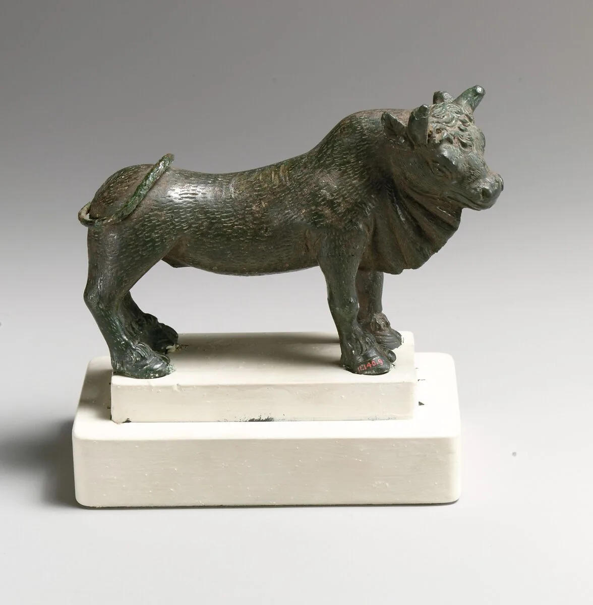 Bronze statuette of a bull — Unknown