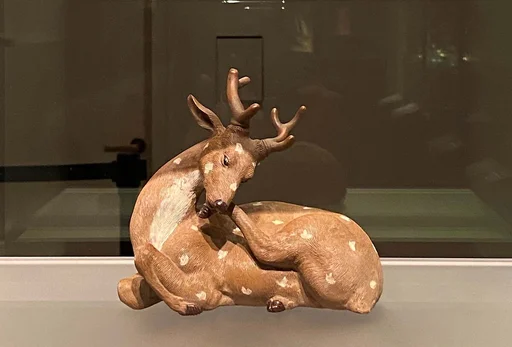清 宜興窯臥鹿|Recumbent deer