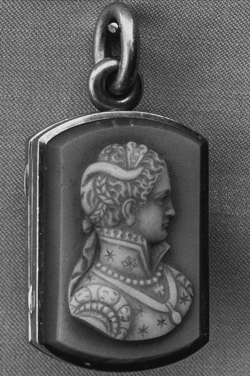 Cameo Locket — Unknown