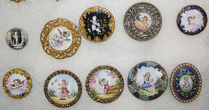 Button — Unknown