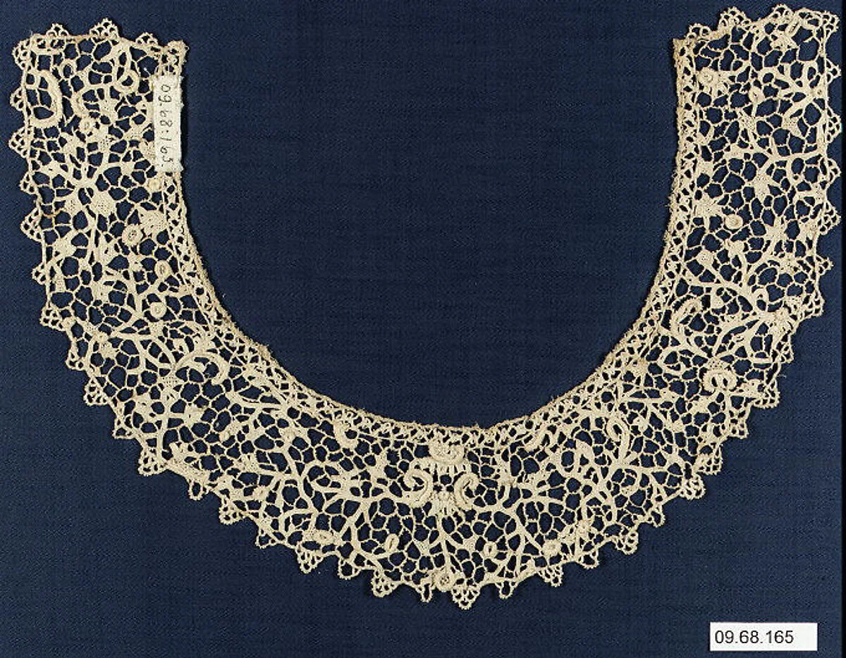 Small collar — Unknown