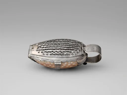 Nutmeg grater