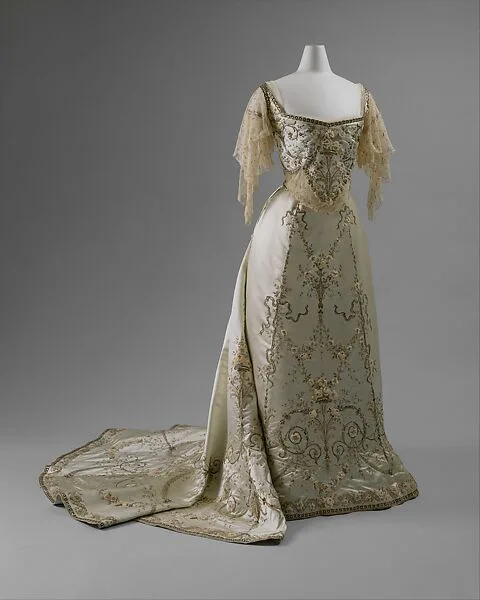 Ball gown — House of Worth