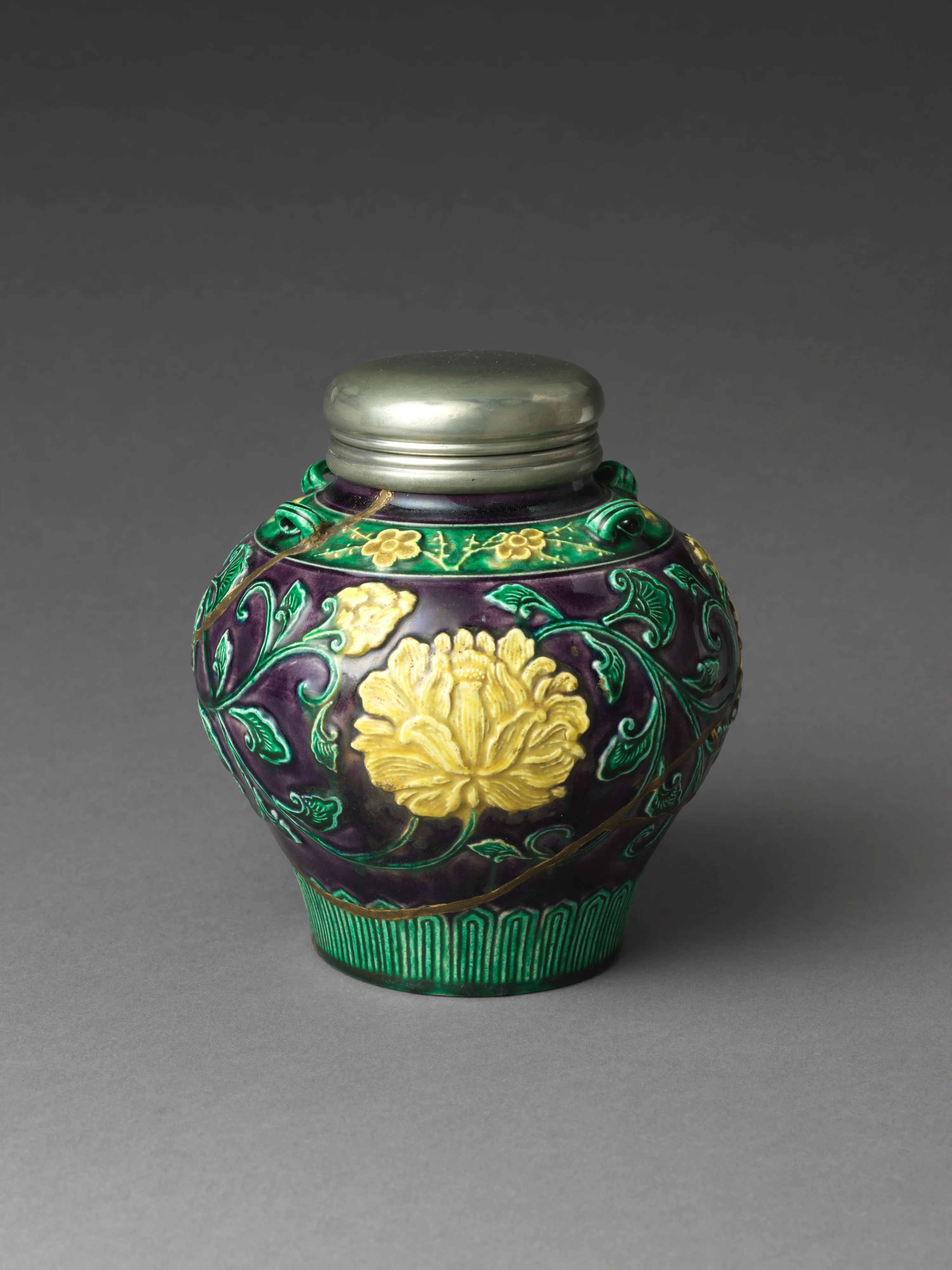 永樂得全作 色絵牡丹梅文耳付茶心壺 壷交趾写|Tea Jar with Peony Arabesque and Plum in Cochin (Kōchi) Style — Eiraku Tokuzen