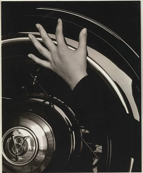 Georgia O'Keeffe—Hand and Wheel — Alfred Stieglitz