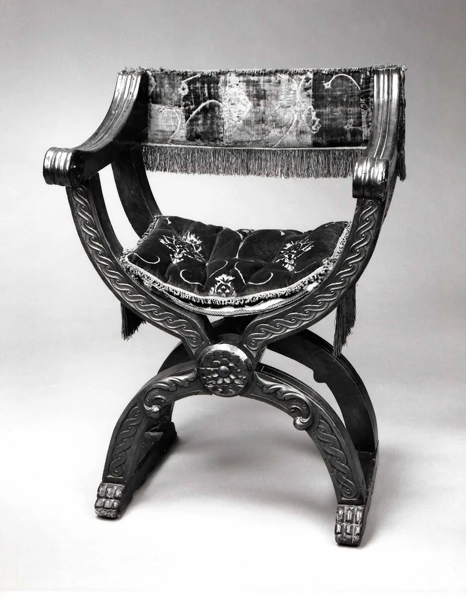 Hip-joint armchair (Dantesca type, associated with 1975.1.1975 a,b) — Unknown