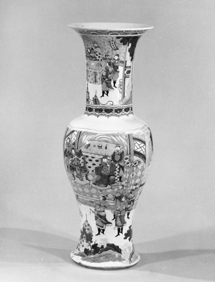 清 景德鎮窯五彩人物故事圖鳳尾瓶|Vase with figural scenes — Unknown