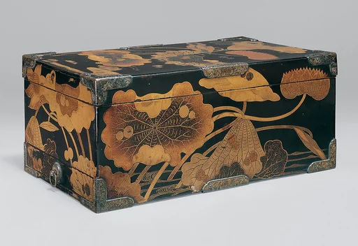 蓮池蒔絵経箱|Sutra Box (Kyōbako) with Lotus Pond