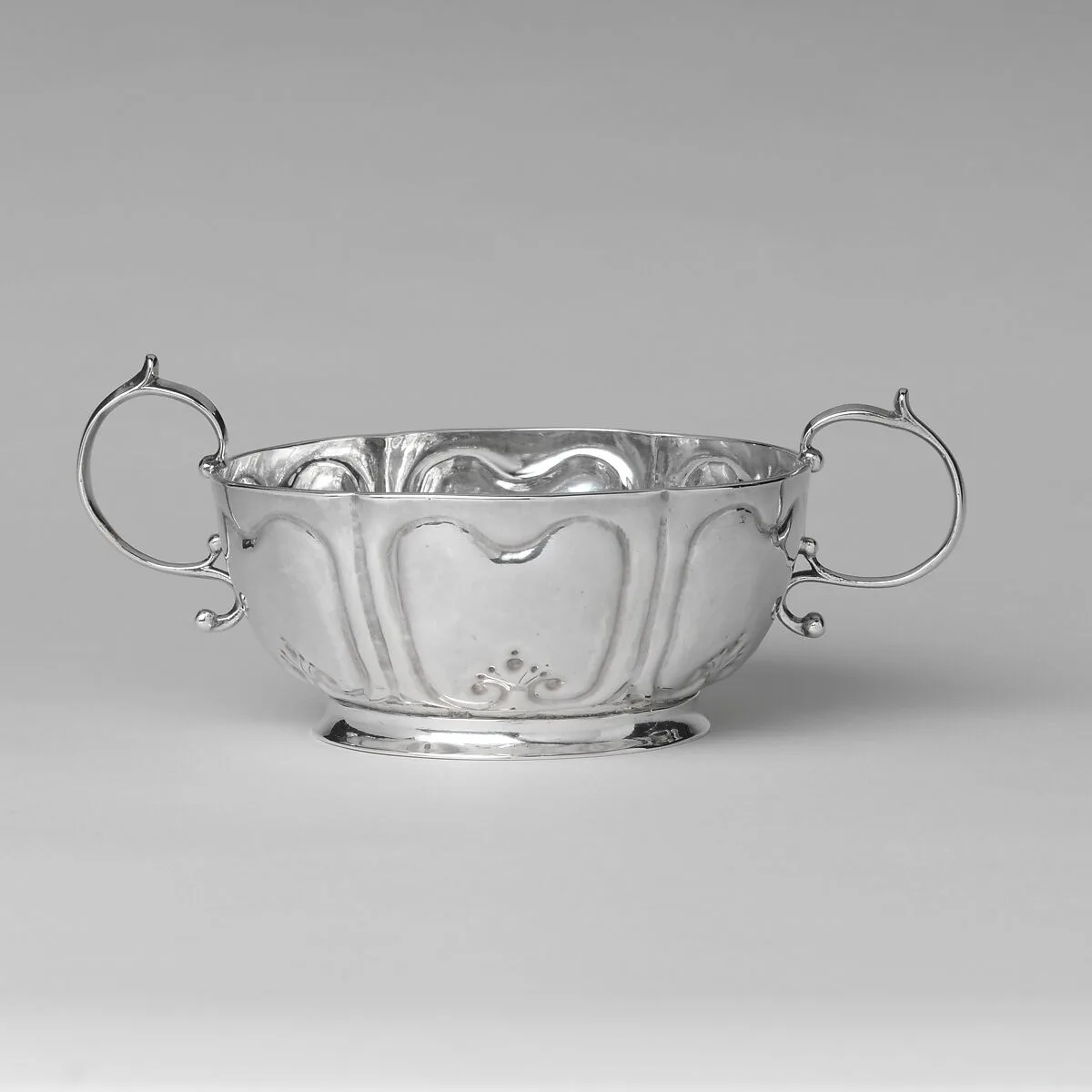 Two-handled bowl — Jacob Boelen