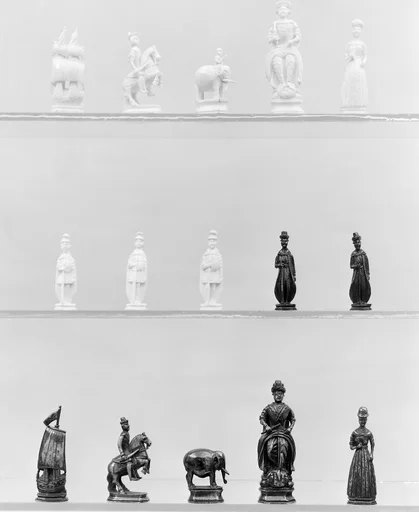 Chessmen (32)