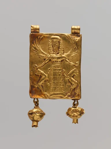 Gold pendant with Mistress of Animals