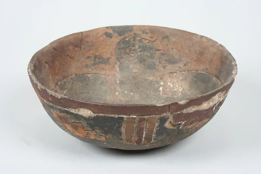 Incised Bowl with Bird Motif