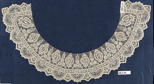 Collar lace
