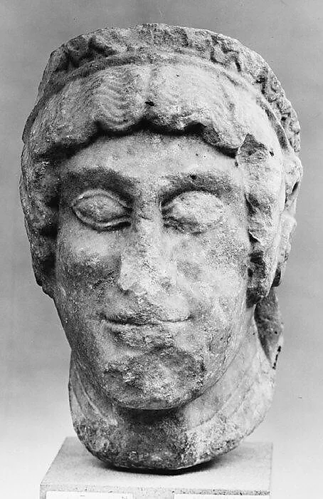 Head of a marble kore — Unknown