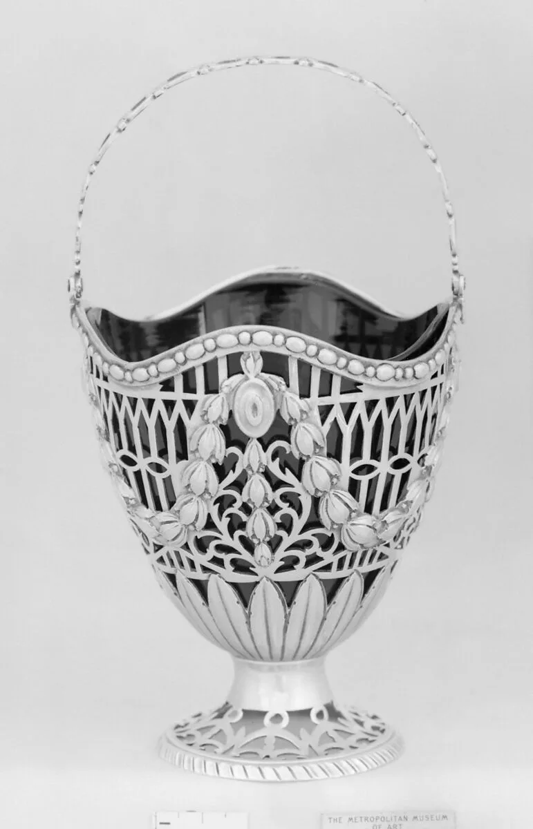 Sugar bowl — Mary Makemeid