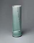 深見陶治作 青白磁花瓶|Cylindrical Vase — Fukami Sueharu