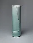 深見陶治作 青白磁花瓶|Cylindrical Vase