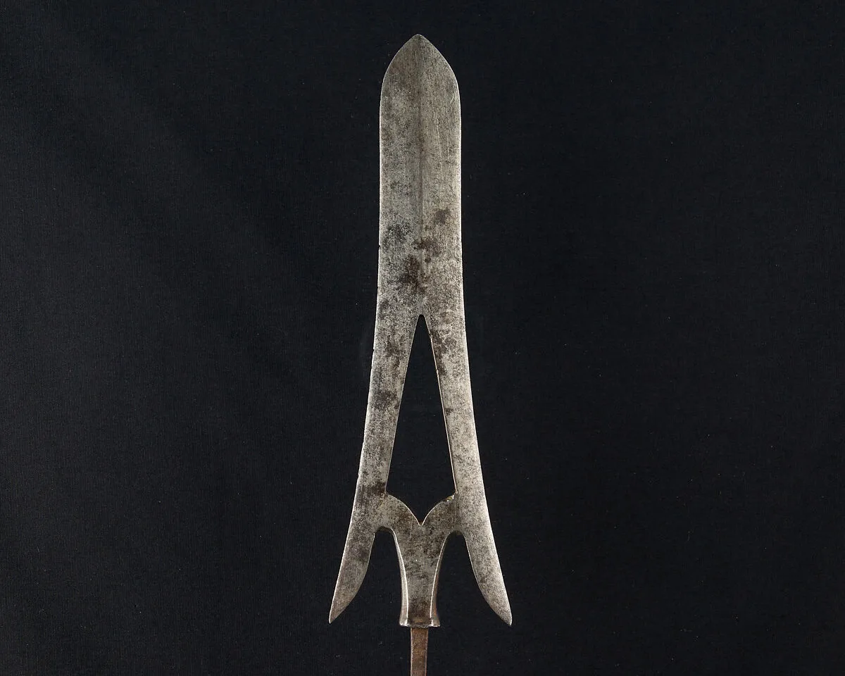 Arrowhead (<i>Yanone</i>) — Unknown