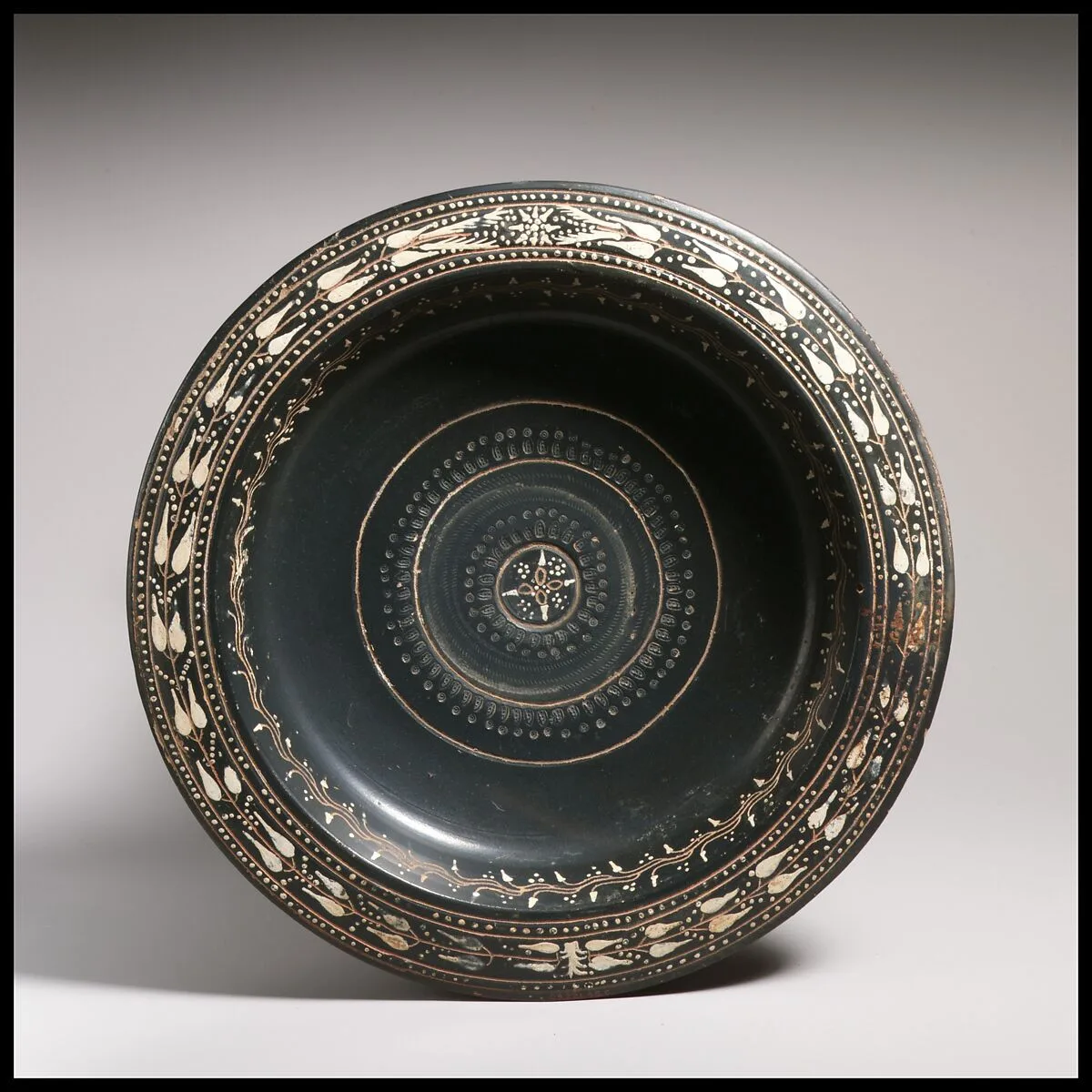 Terracotta dish — Unknown