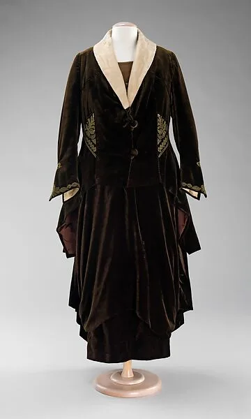 Evening ensemble — Mme. Louis Cerlian