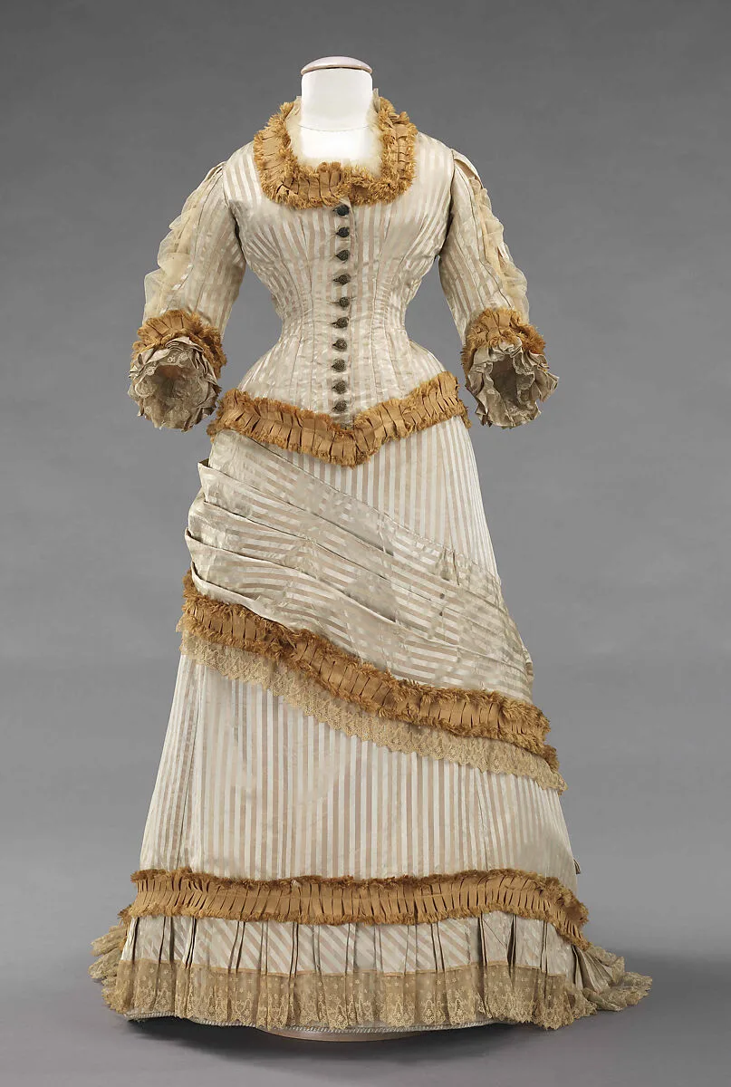 Dinner dress — Unknown