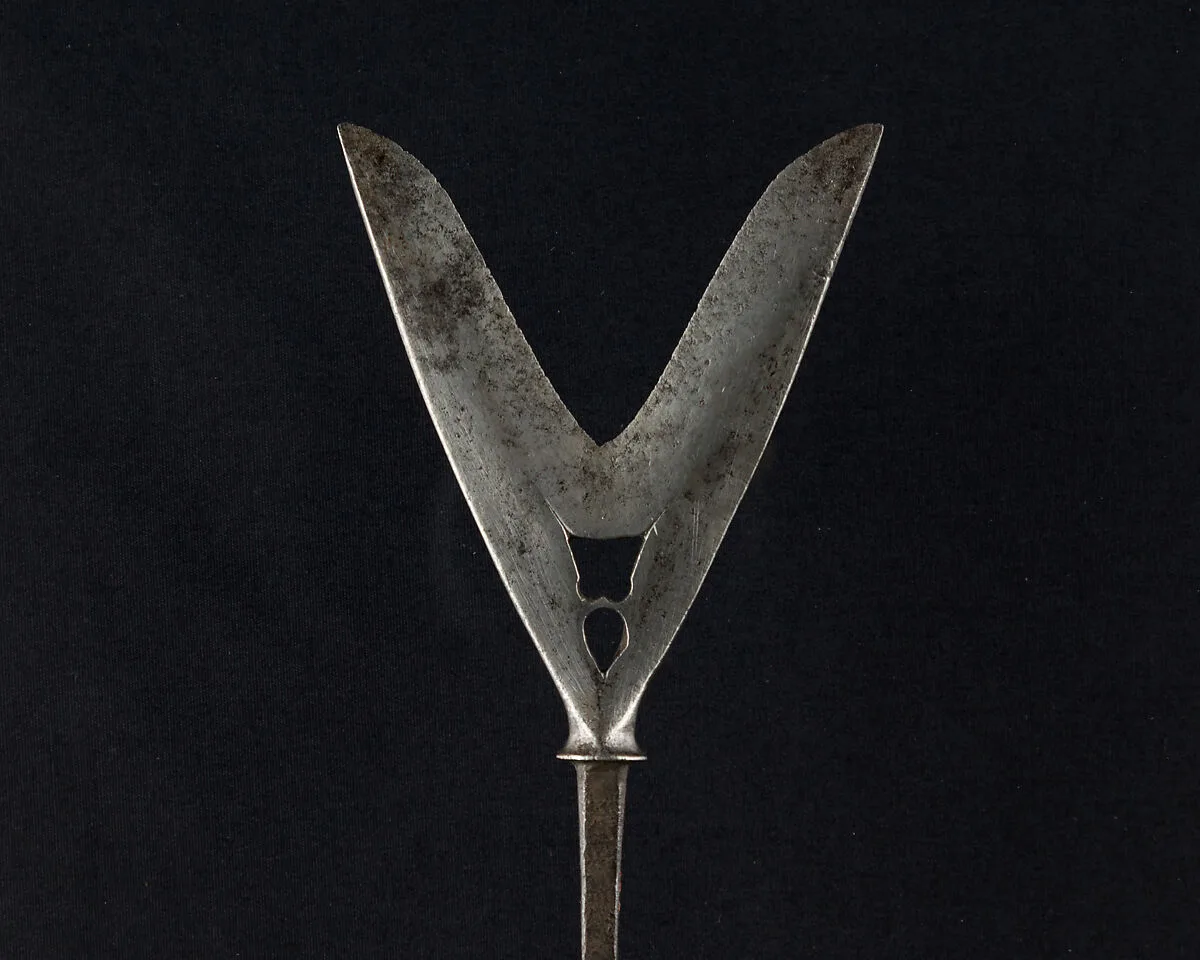 Arrowhead (<i>Yanone</i>) — Unknown