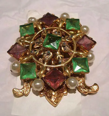 Pendant — Mr. Omar Kiam