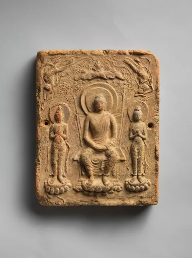 方形三尊磚仏(橘寺出土)|Tile with Buddha Triad