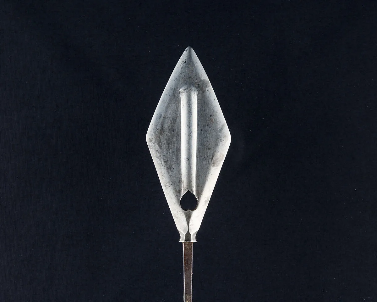 Arrowhead (<i>Yanone</i>) — Unknown